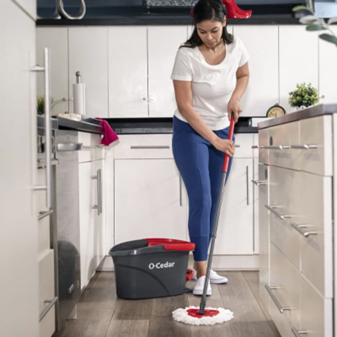 O-Cedar Microfiber EasyWring Spin Mop & Bucket System with Built-in wringer and high-quality foot pedal and 3 pc 
